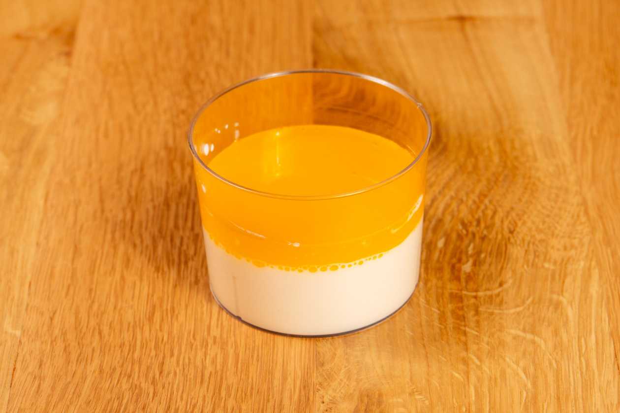 Panna cotta s mangom