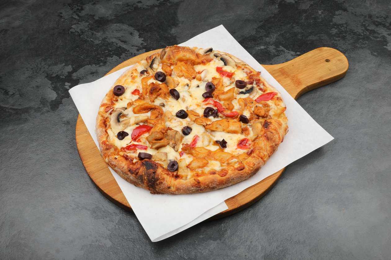 Chicken Bbq Pizza - Medium
