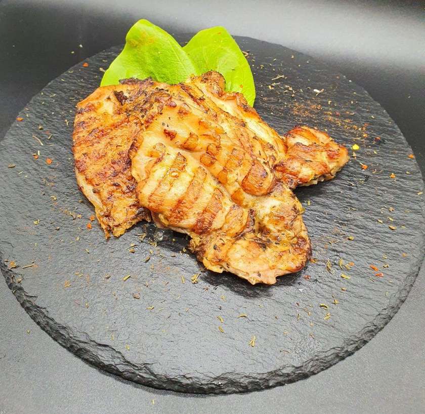Grilled boneless chicken thighs