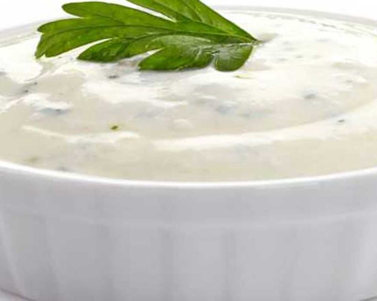 Yogurt Sauce with Garlic