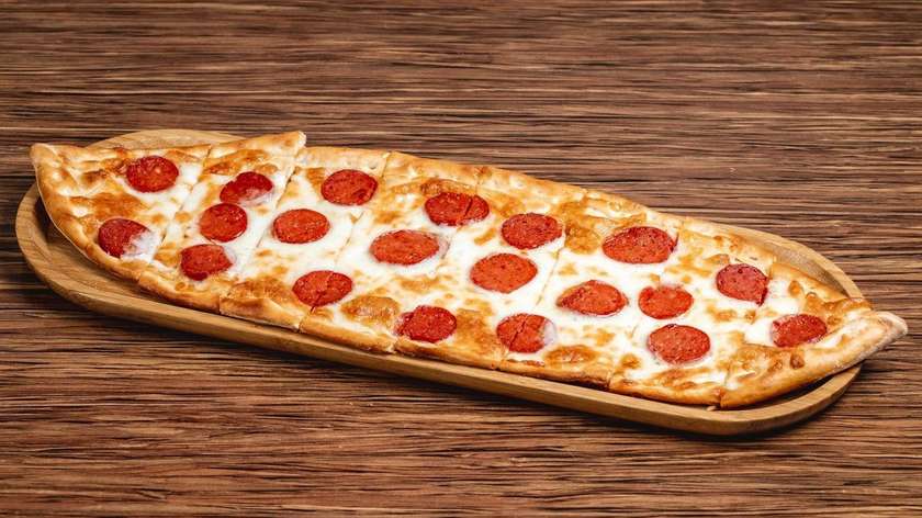 Sucuqlu Pide