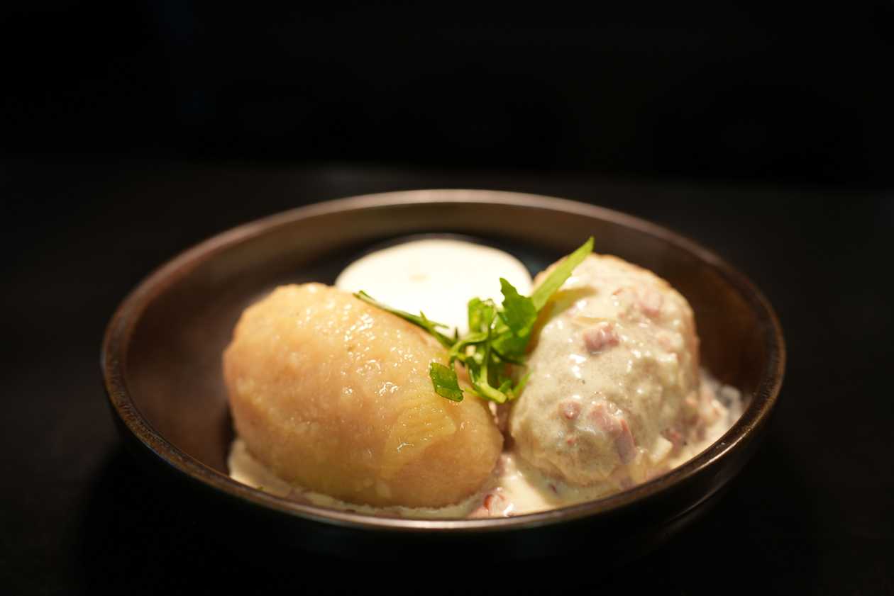 Boiled zeppelins with meat
