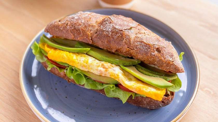 Omlet Avocado Sandwich