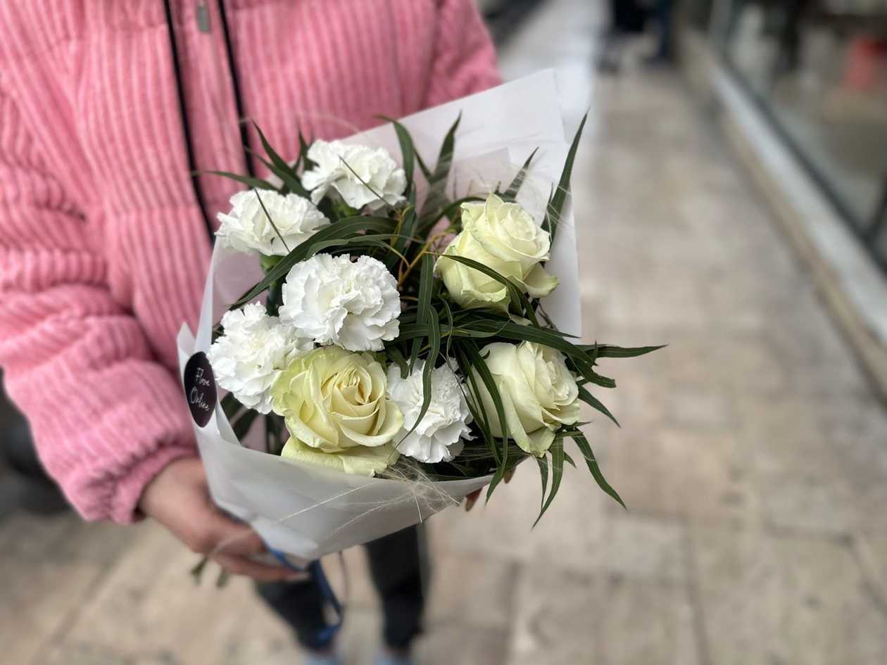 Compliment (white)