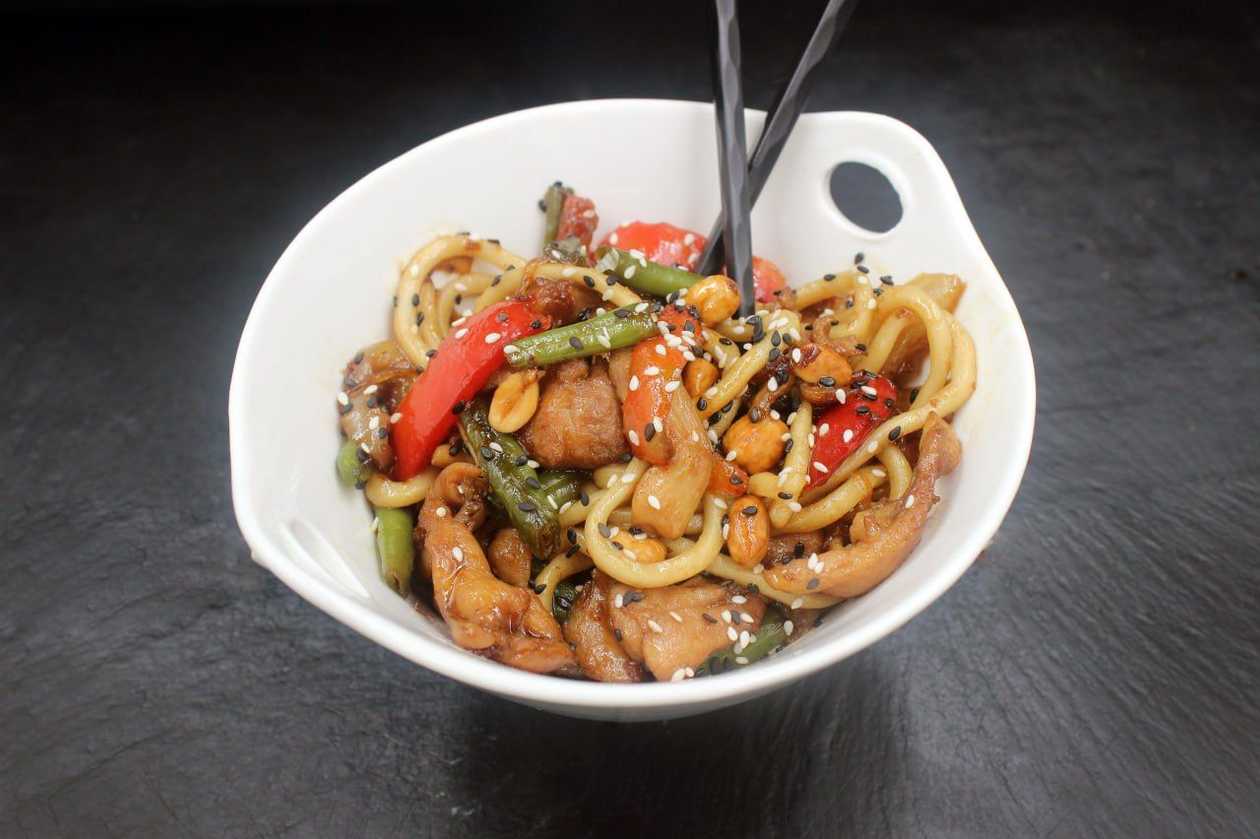 Udon with Teriyaki Sauce and Chicken