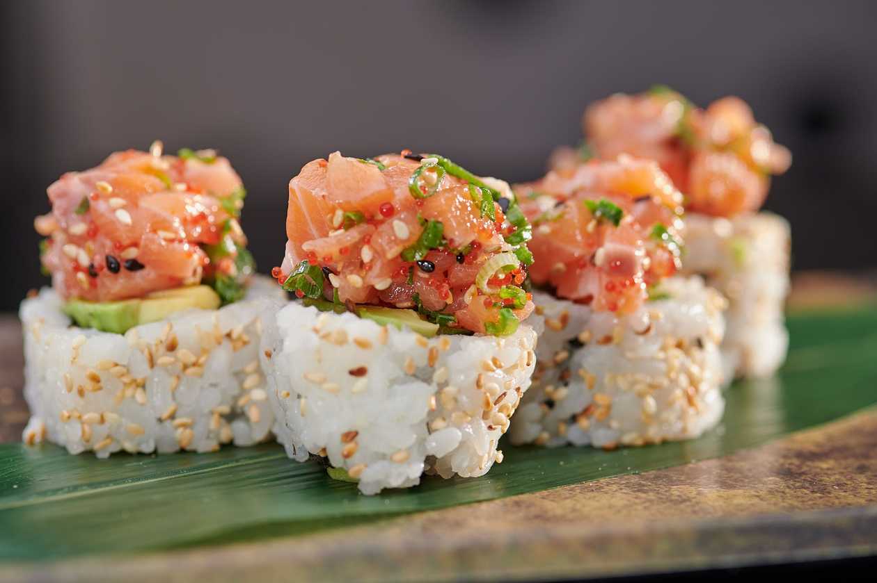 Salmon Tartar Maki
