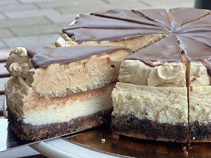 Crème Cake Cheesecake