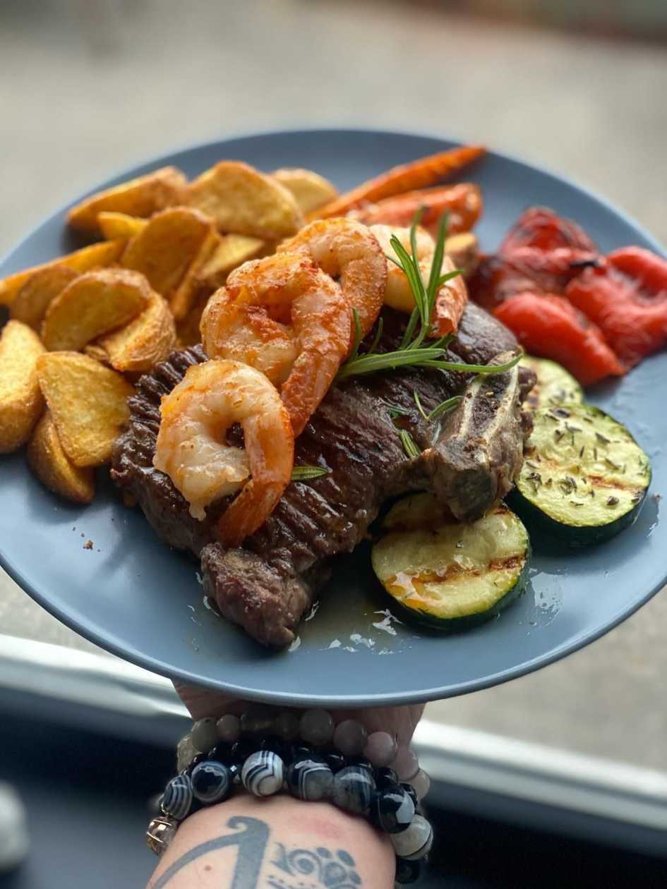 Rest branded dish - beef fillet steak with shrimps 350 g