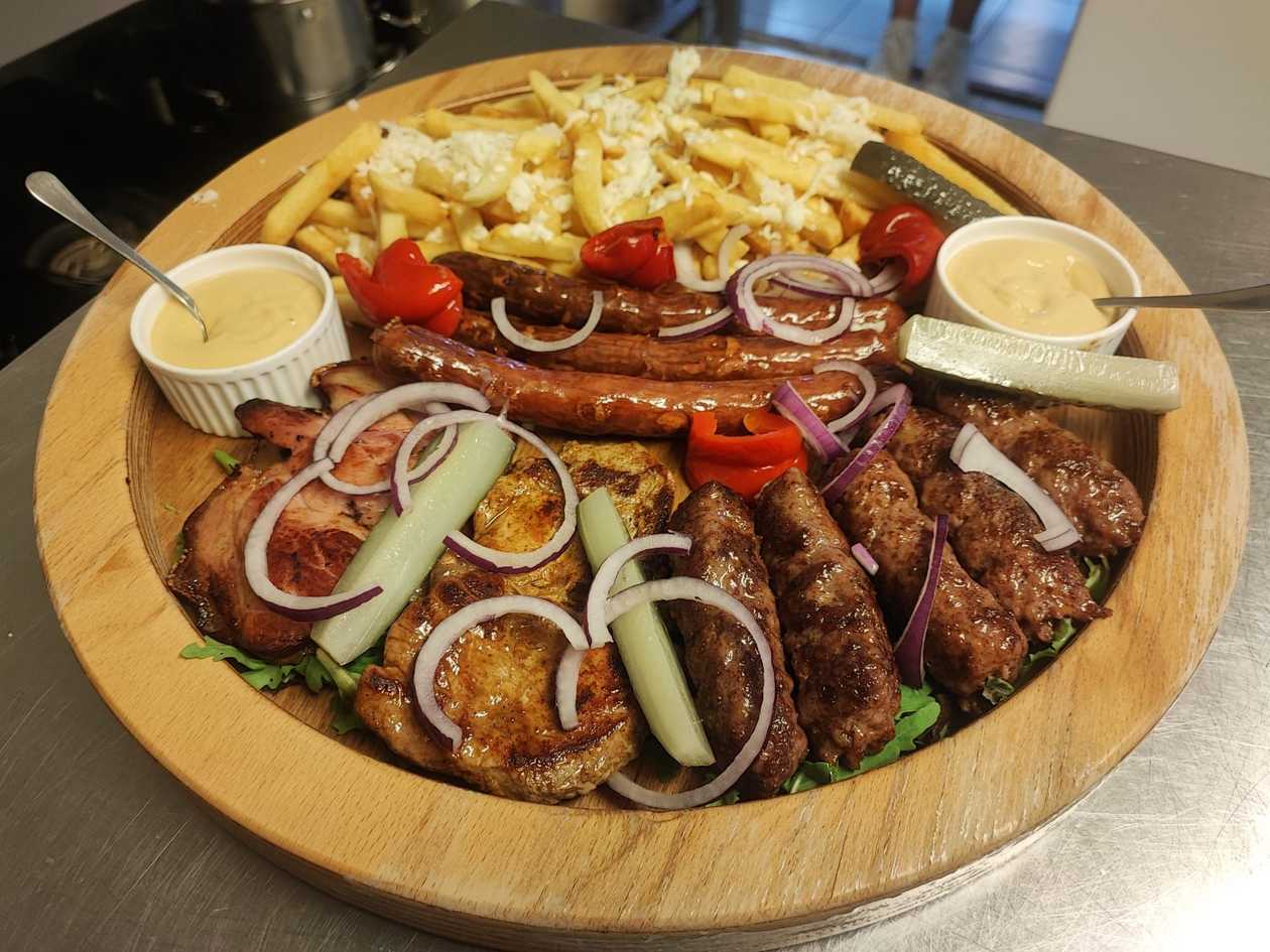 "The 3 piglets" mini platter