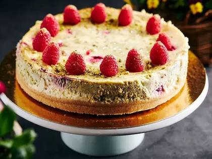 Raspberry and Pistachio Cheesecake