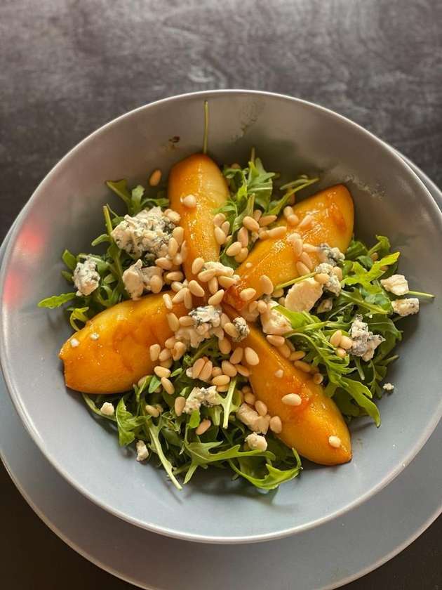 Pear, rocket and blue cheese salad 350 g