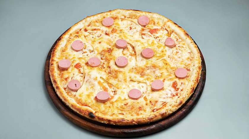 Sucuklu və Peperonni Pizza