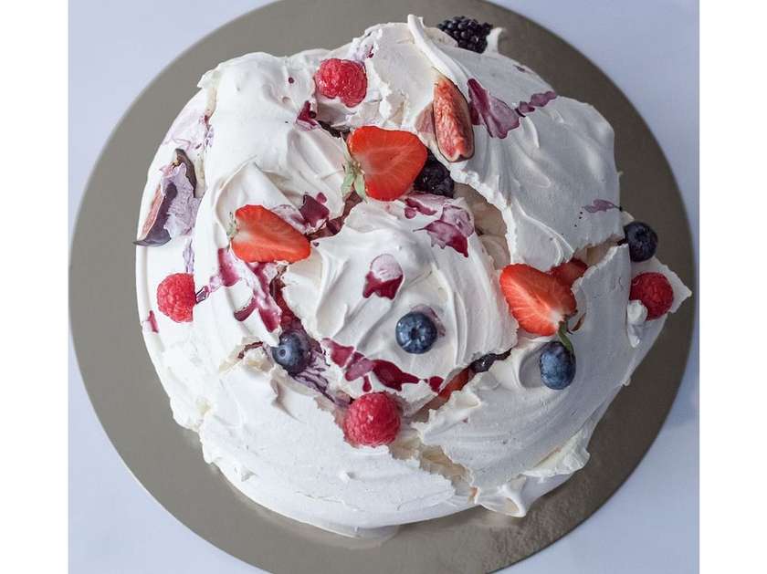 Whole Pavlova Cake