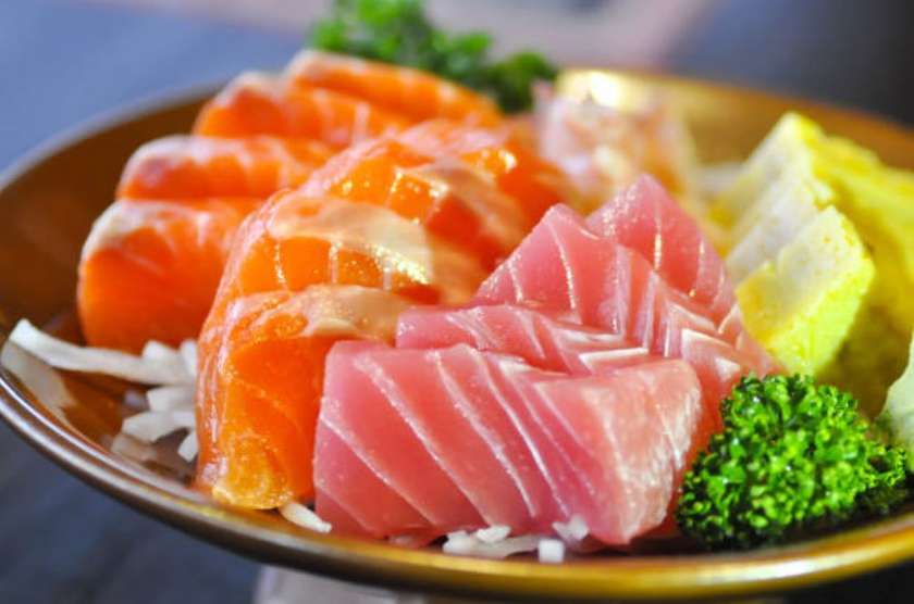 B4. Sashimi Sake/Maguro (6ks)