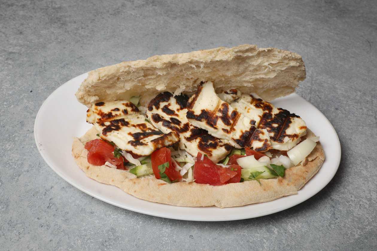 Χαλλούμι Κυπριακή Πίτα
