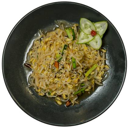 Sojų daigų salotos su vištiena