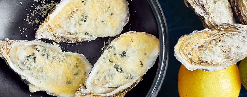 Grilled oysters with blue cheese 4 piece