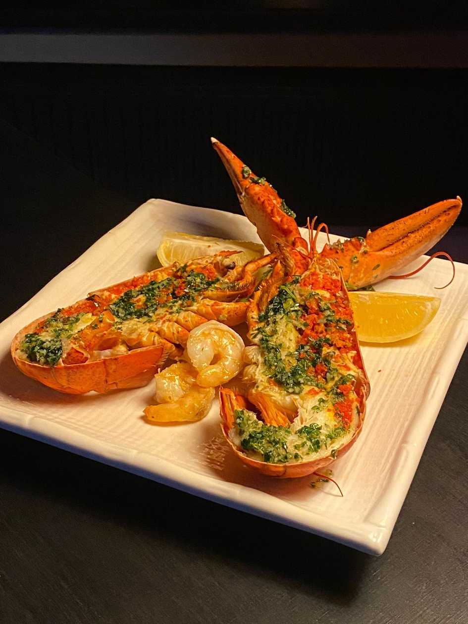 Grilled lobster with sweet cream butter and garlic sauce 400 g