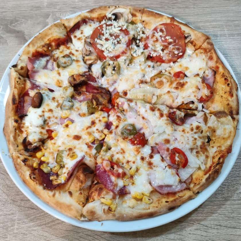 Štyri chute Cucabambi pikant - pizza Gazdovská, Bačovská, Mexická, Quasimodo