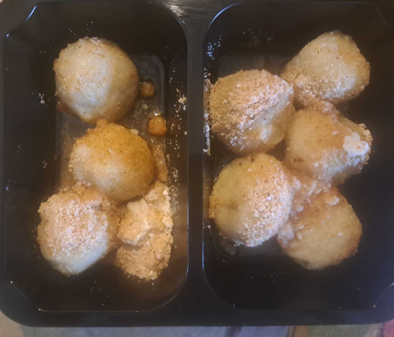 Slivkové gombóce s posýpkou (niečo sladké )