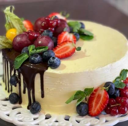 Tort mascarpone, visine și ciocolată