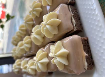 Box amandină portocală