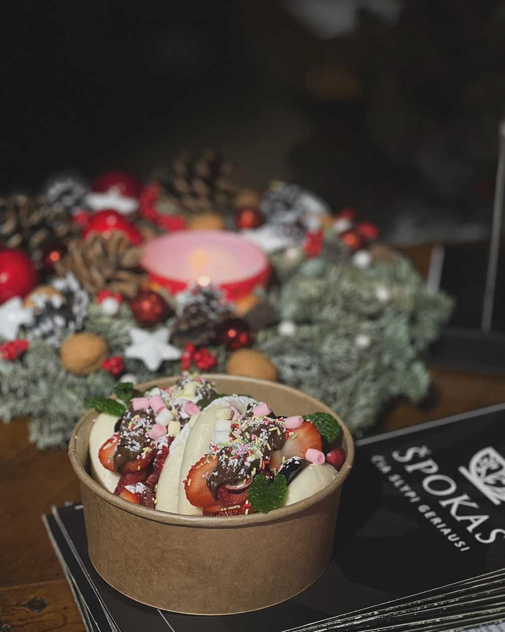 Sweet bao buns with homemade mascarpone cream