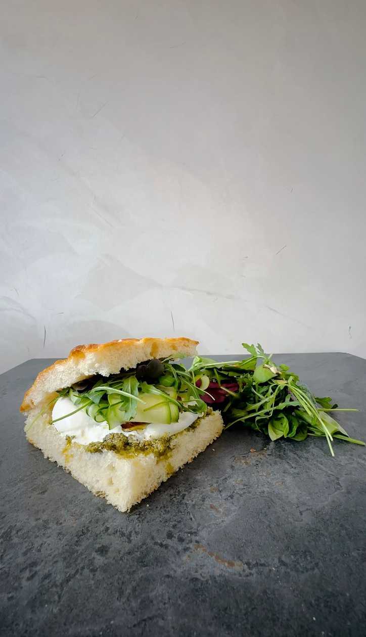 BURATTA & VEGGIES FOCACCIA
