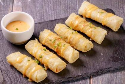 🎁 2x1 Spring rolls (6 unids)