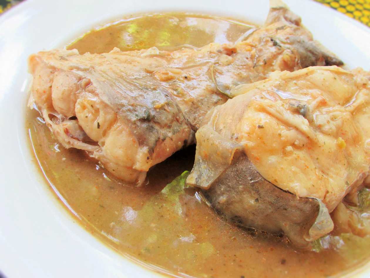 White soup (Nsala) with Garri/Semovita/poundo/fufu