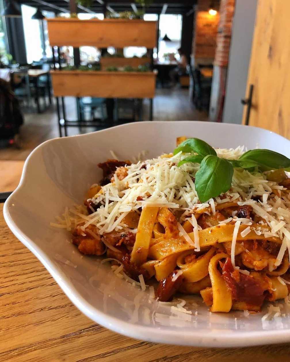 Tagliatelle with Chicken, Dried Tomatoes in Pesto Rosso