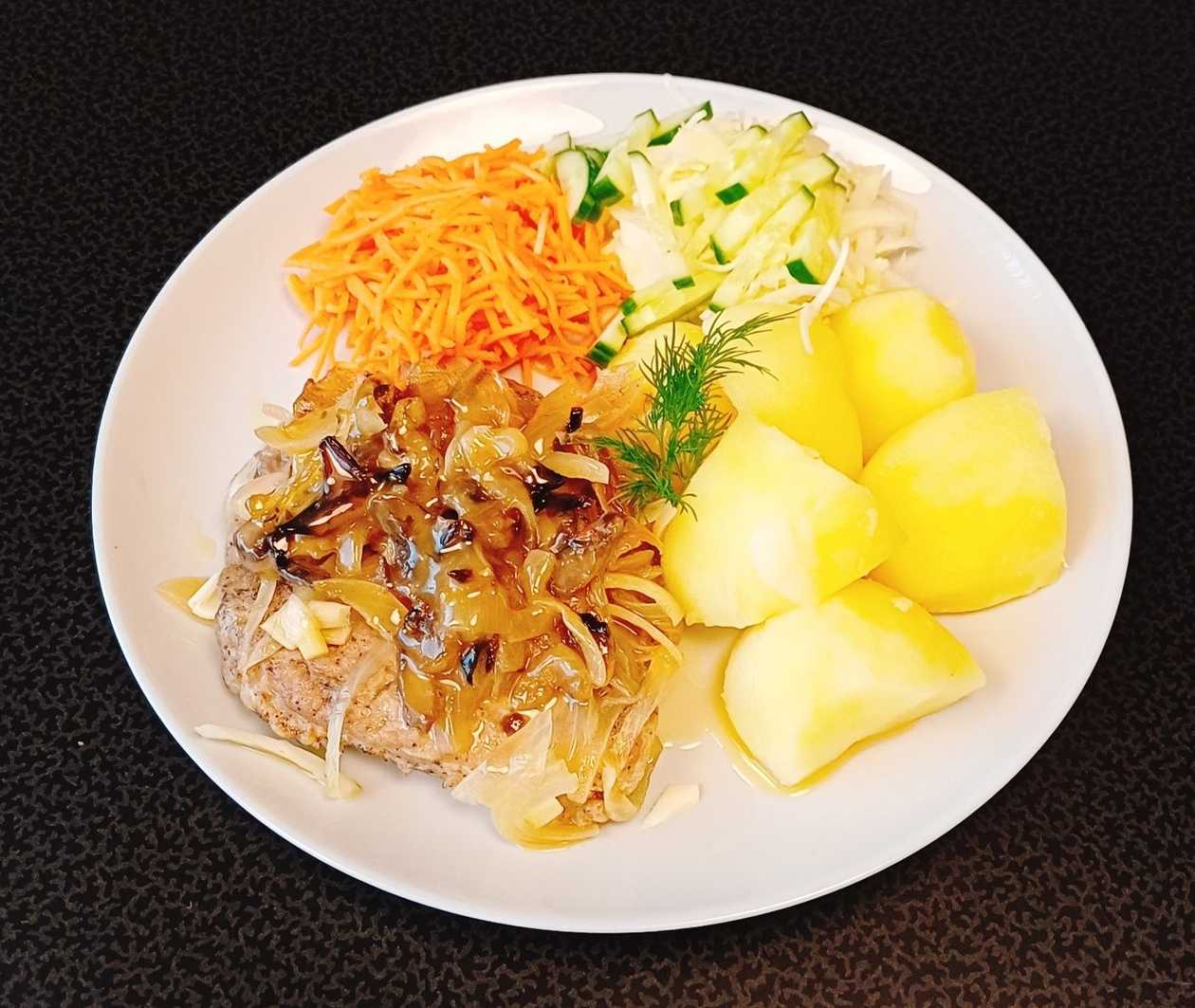 Seasteik šhampinjonide ja sibulaga/vali lisand