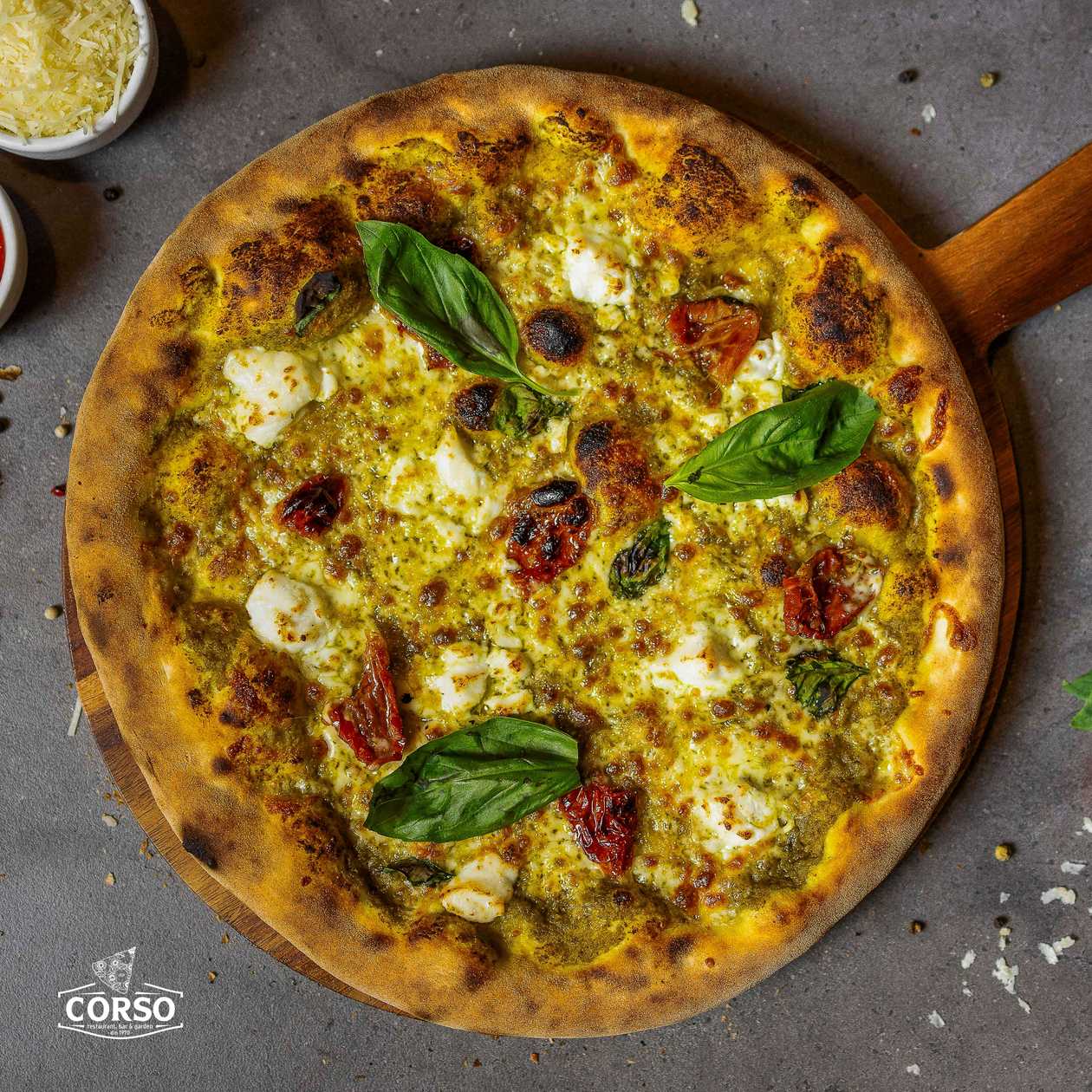 Pizza with goat cheese