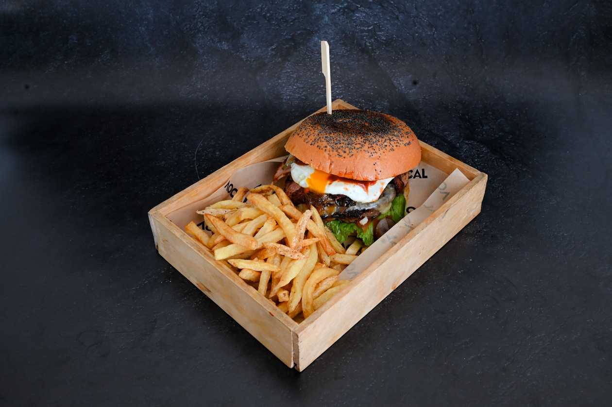 Ultimate Black Angus Burger