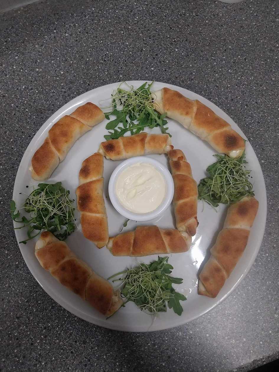 Pizza rolls salami