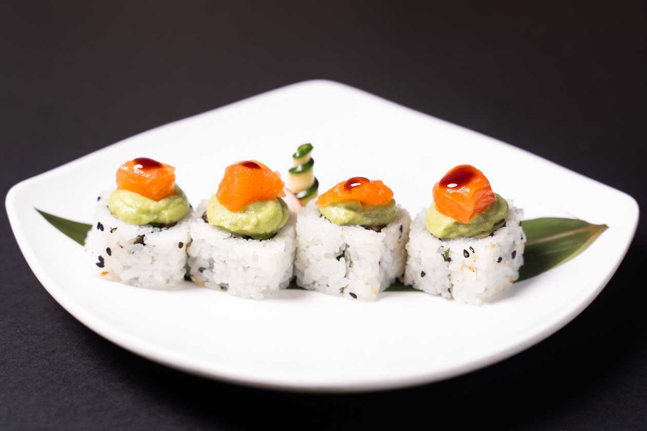 Uramaki Salmão Picado