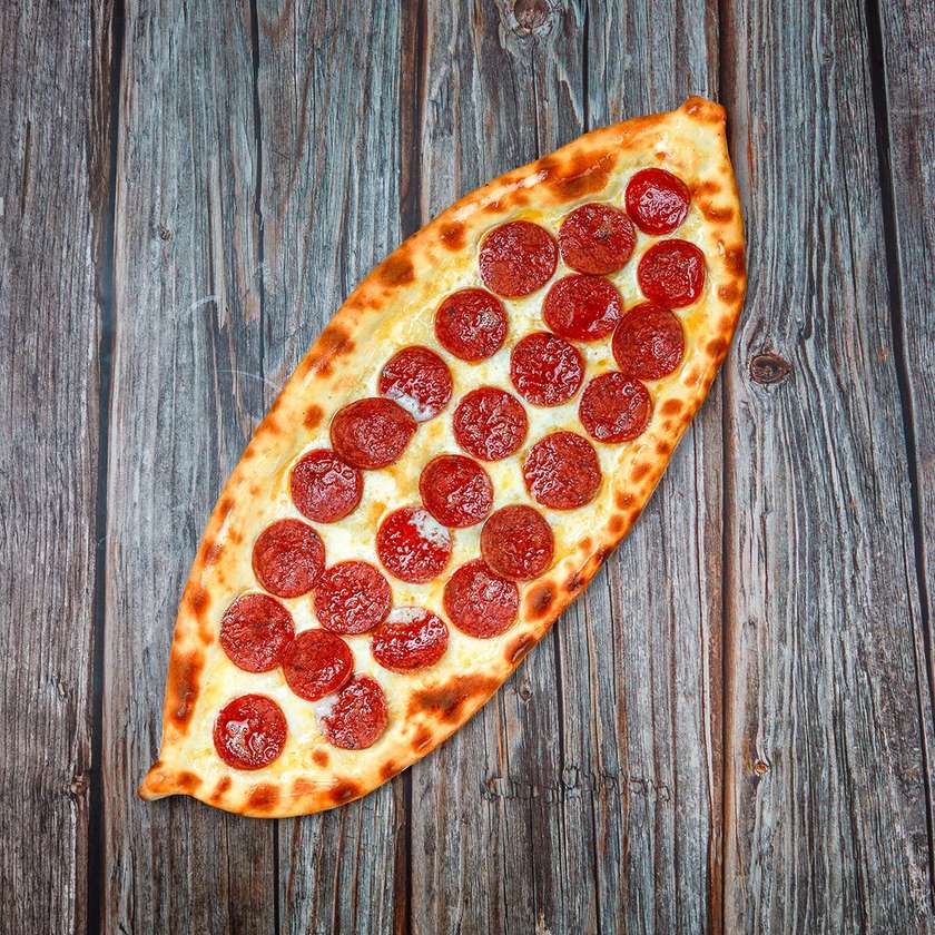 Sucuklu Pide