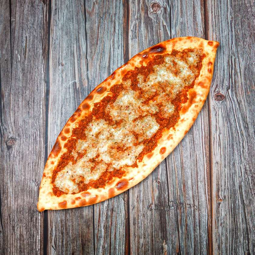 Qiyməli Pide (Pendirli)