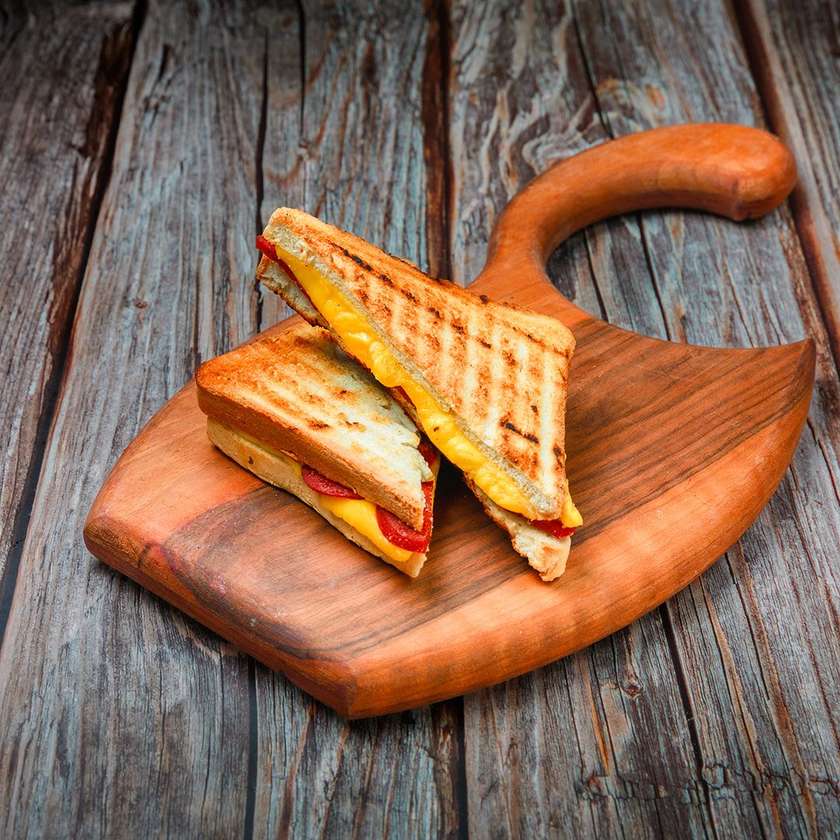 Sucuklu Pendirli Tost