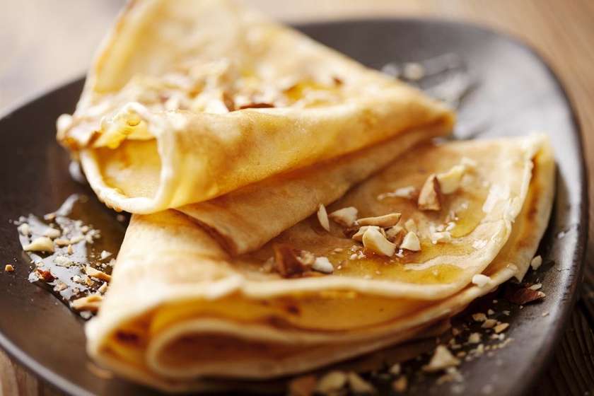 Crepes with honey cinnamon and walnut