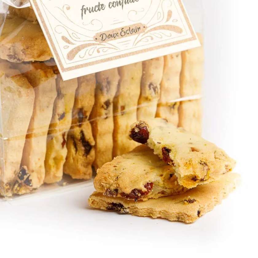 Artisan biscuits with candied fruit