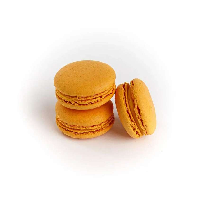 Mango macarons