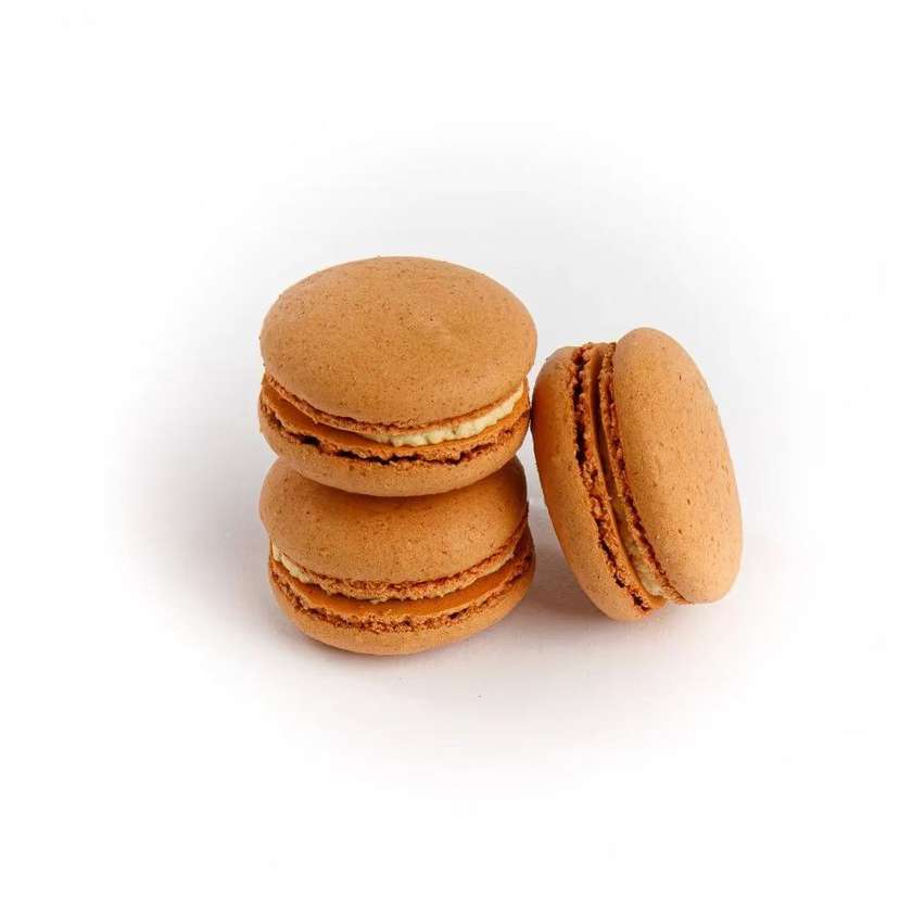 Caramel macarons