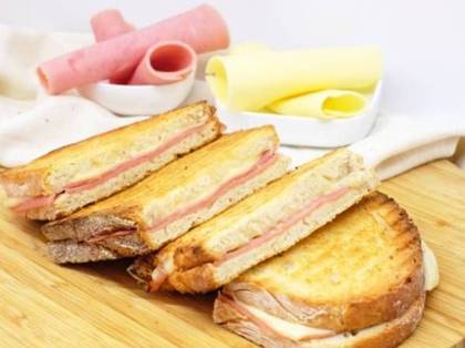 Cheese and Ham Toast with Chips