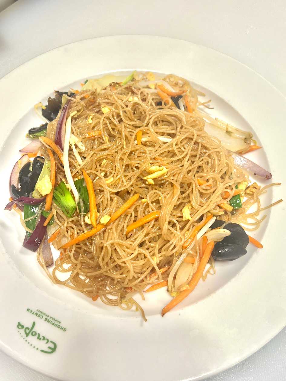 Stir-fried Rice Noodles with Vegetables