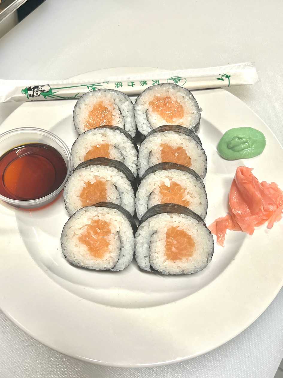 Large Salmon Maki