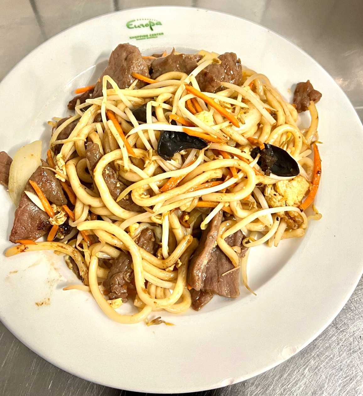 Stir-fried Wheat Noodles with Beef