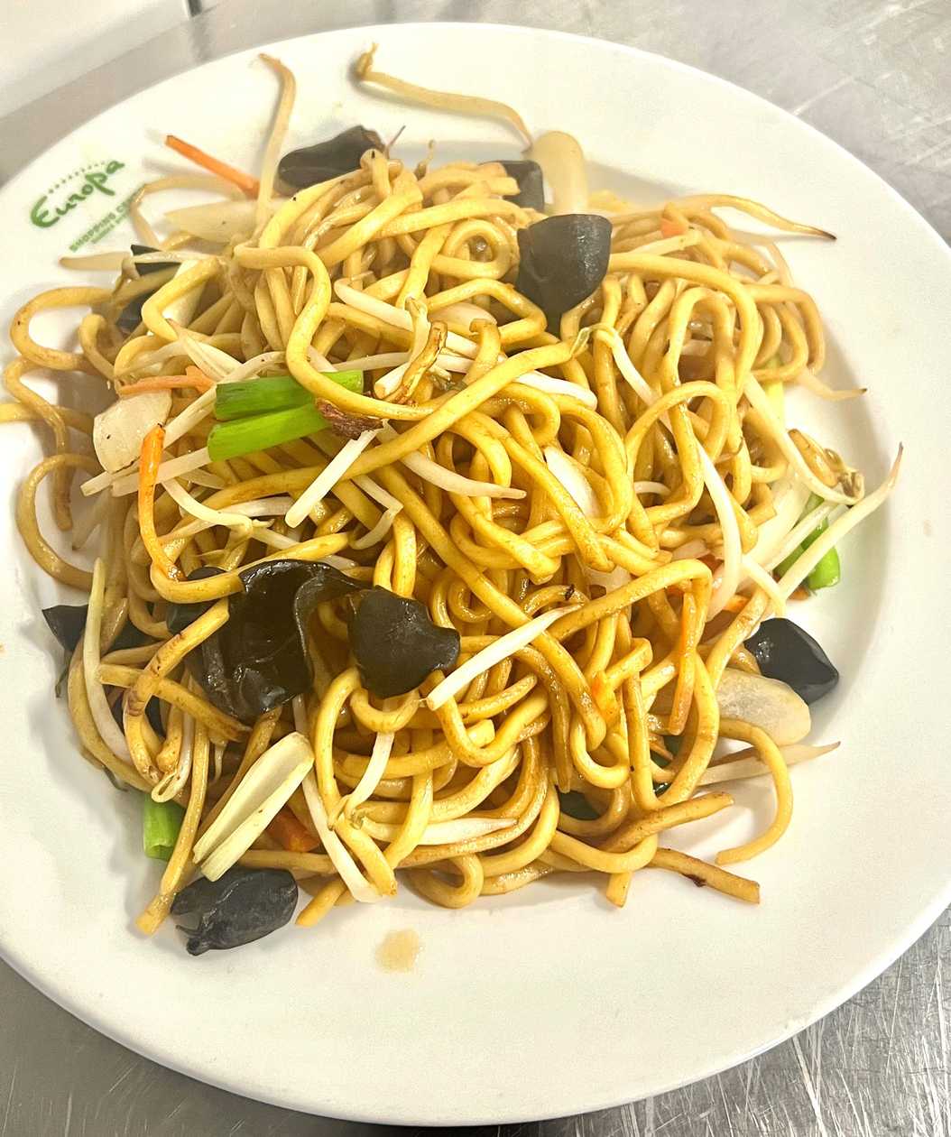 Stir-fried Wheat Noodles with Vegetables