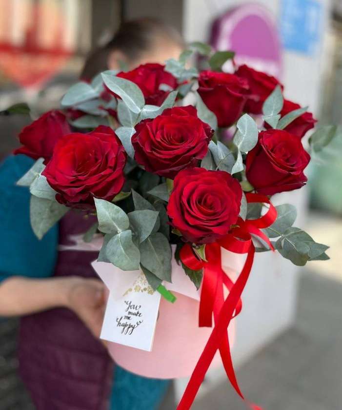 11 Red Ecuador Roses In A Box