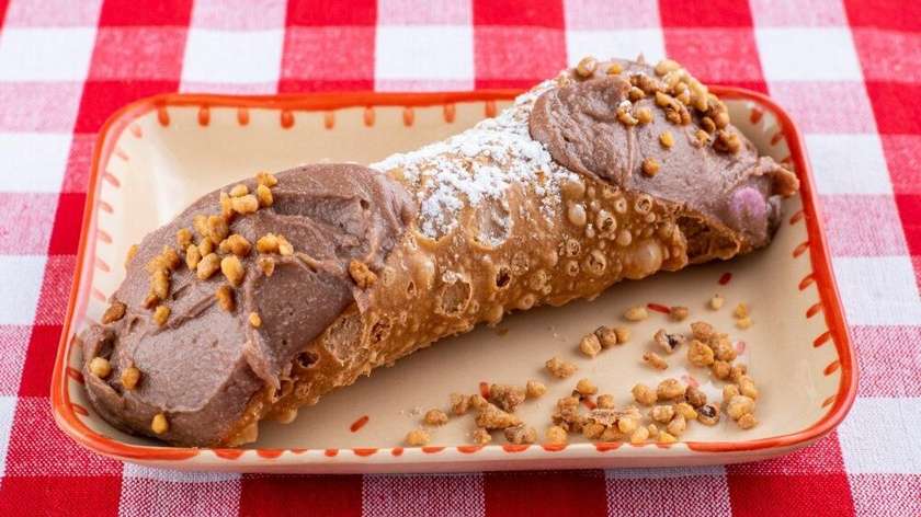 Gianduia cannoli
